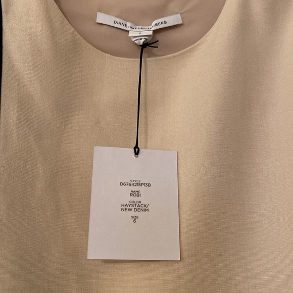 NWT Diane von Fursterberg linen looking dress. Size 6. Cream with navy trim. - Picture 5 of 11
